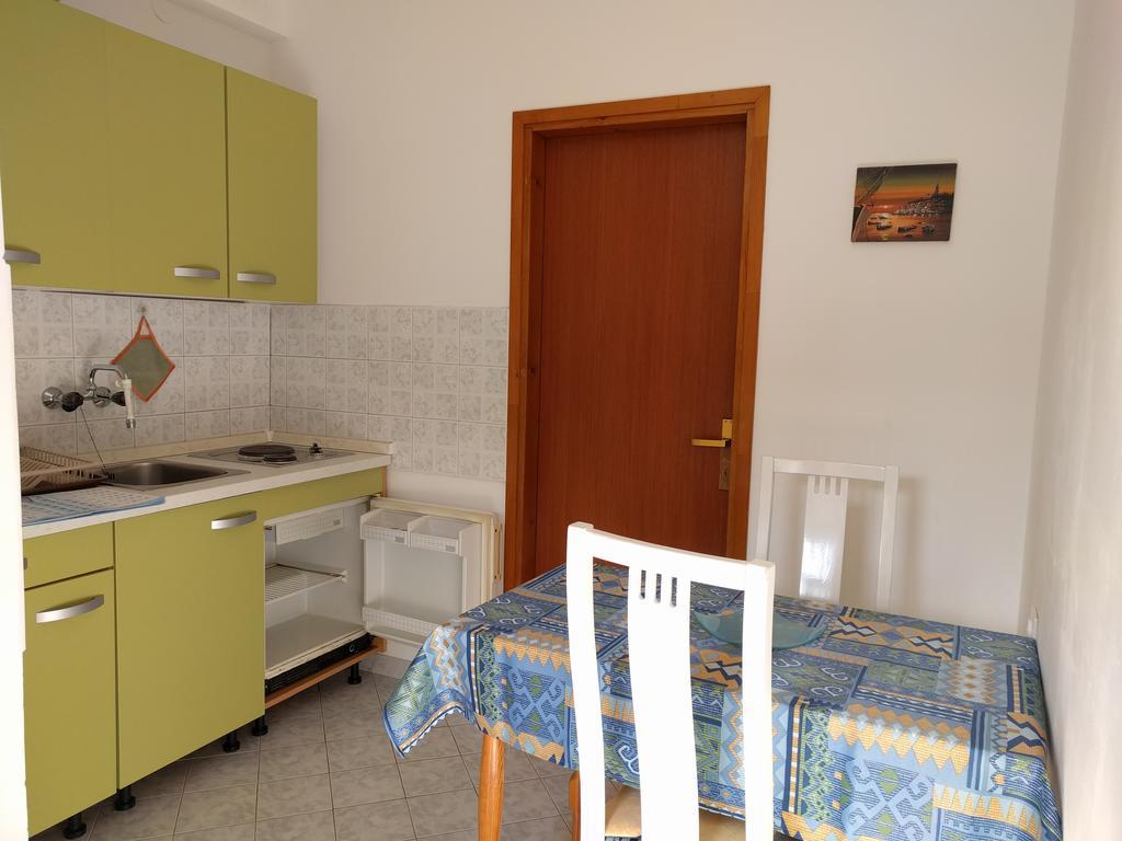 Apartment Ljubica Върсар Екстериор снимка